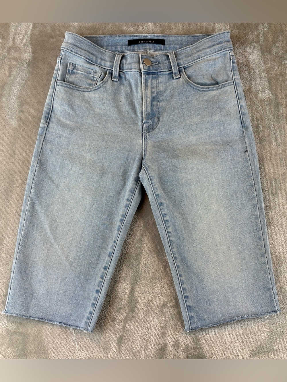 J Brand Denim Light Wash Capri Shorts Fringe Hem Wmn’s Sz 27